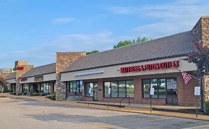 Pictures of Retail property located at 15501 Manchester Rd, Ballwin, MO 63011 for lease - image #1