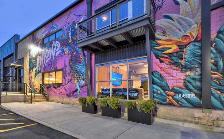 Pictures of Retail, Restaurant, Industrial property located at 215 Coca-Cola Pl, San Antonio, TX 78219 for lease - image #1