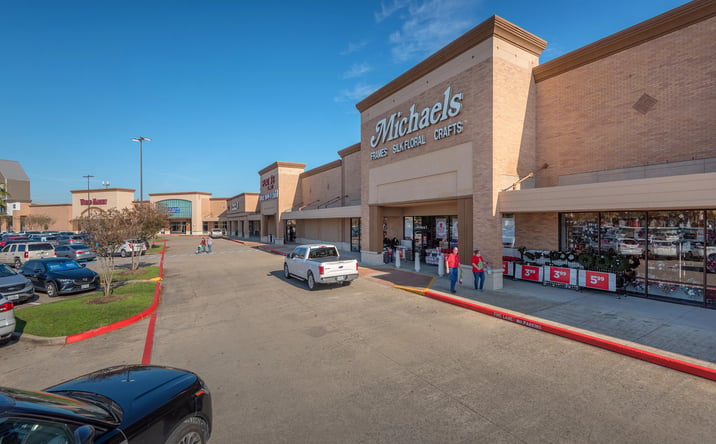 Pictures of Retail property located at 1001-B W. Bay Area Blvd, Webster, TX 77598 for lease - image #1