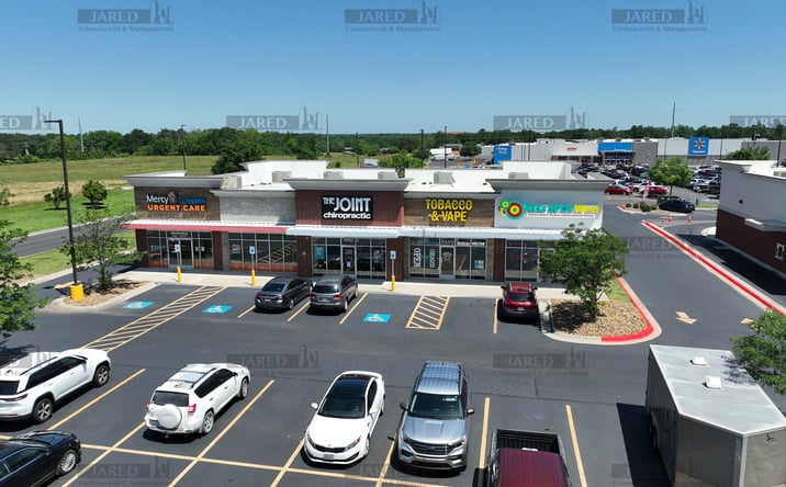 Pictures of Retail property located at 4962 Elm Springs Rd, Springdale, AR 72762 for lease - image #1