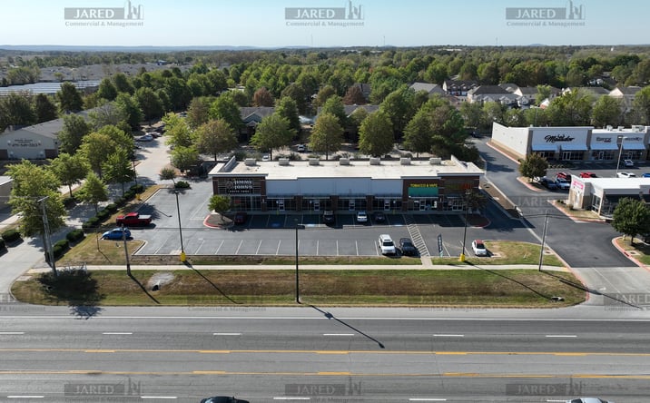 Pictures of Retail property located at 3200 US-412, Siloam Springs, AR 72761 for lease - image #1
