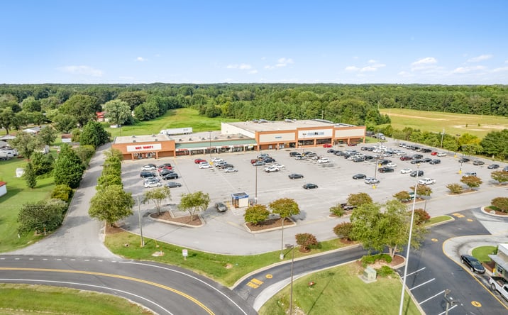 Pictures of Retail property located at 1405 E Andrews Ave, Henderson, NC 27536 for lease - image #1
