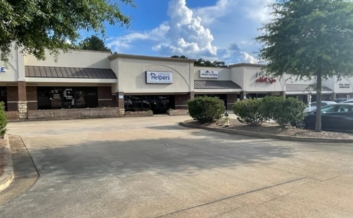 Pictures of Retail property located at 1300 Lafayette Pkwy, LaGrange, GA 30241 for lease - image #1