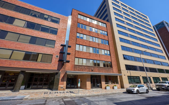 Pictures of Retail property located at 124 Pine St, Harrisburg, PA 17101 for lease - image #1