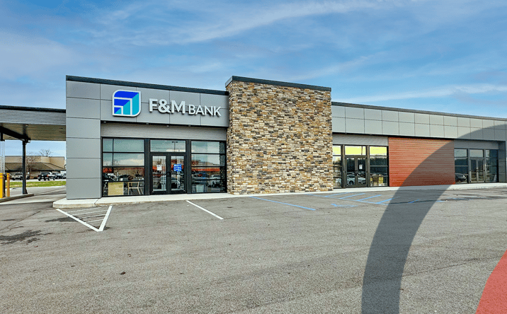 Pictures of Retail property located at 406 Smaltz Way, Auburn, IN 46706 for lease - image #1