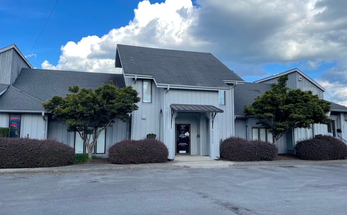 Pictures of Office property located at 3315 S Memorial Pkwy, Huntsville, AL 35801 for lease - image #1