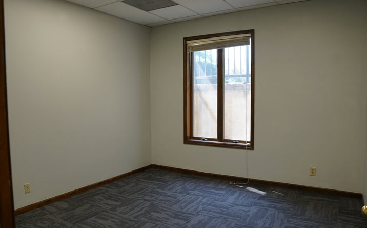 Pictures of Office property located at 6800 W 107th St, Overland Park, KS 66212 for lease - image #1