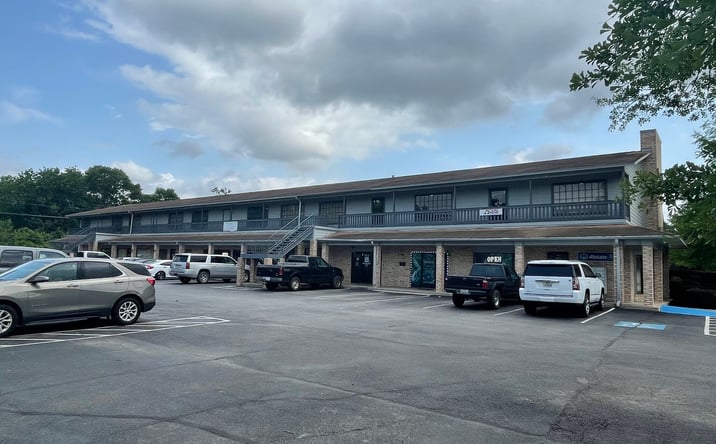 Pictures of Office property located at 812 W Dallas St, Conroe, TX 77301 for lease - image #1