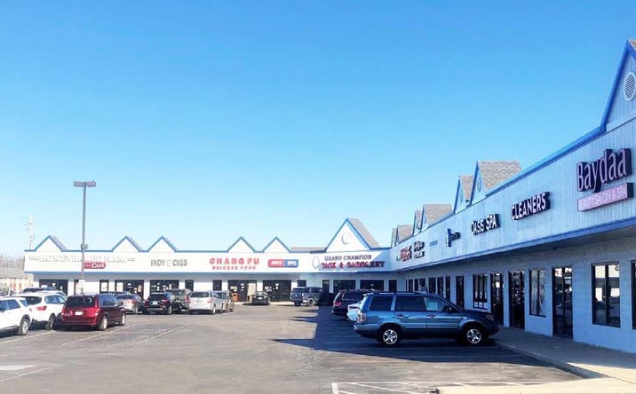 Pictures of Retail property located at 3905 W 96th St, Indianapolis, IN 46268 for lease - image #1
