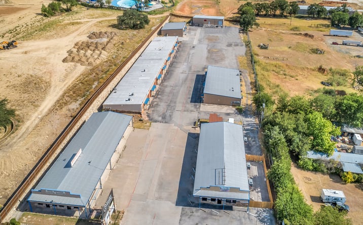 Pictures of Retail, Industrial property located at 2602 Fort Worth Hwy, Hudson Oaks, TX 76087 for lease - image #1