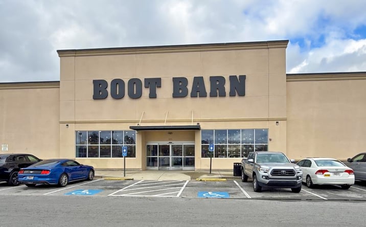 Pictures of Retail property located at 135 Willow Lane, McDonough, GA 30253 for lease - image #1