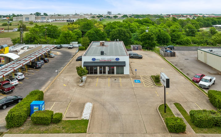 Pictures of Retail property located at 1516 Hewitt Dr, Waco, TX 76712 for lease - image #1