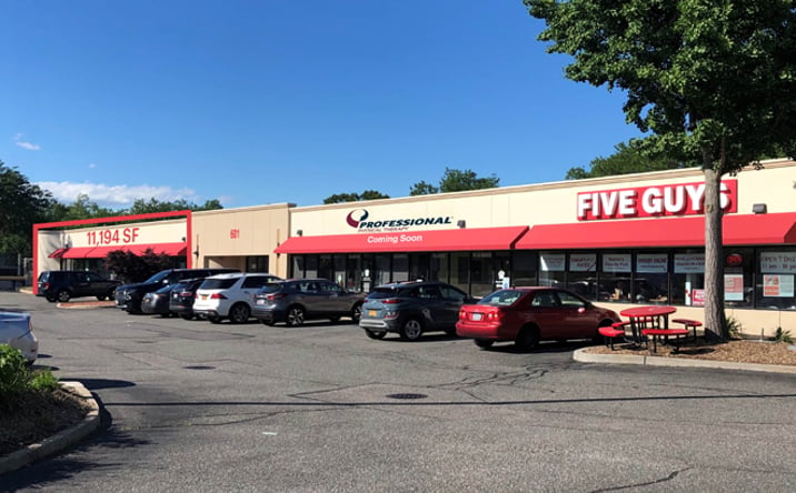 Pictures of Retail, Office, Restaurant, Special Purpose property located at 601 Veterans Memorial Highway, Hauppauge, NY 11788 for lease - image #1