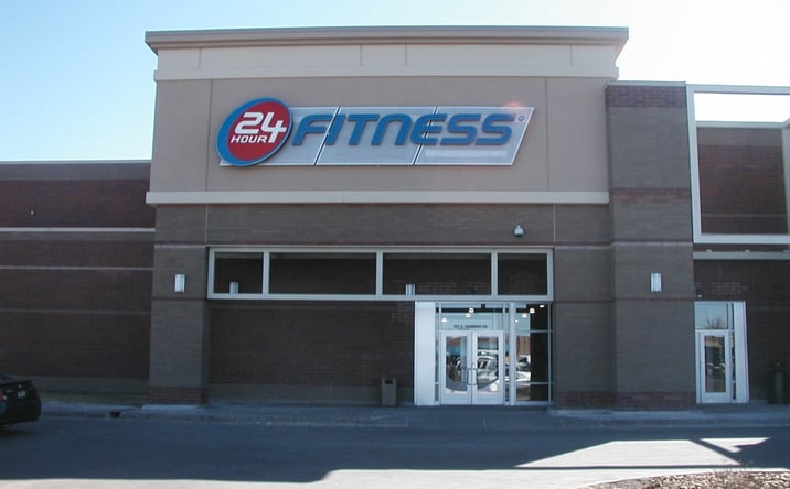 Pictures of Retail property located at 512 S Chambers Rd, Aurora, CO 80017 for lease - image #1