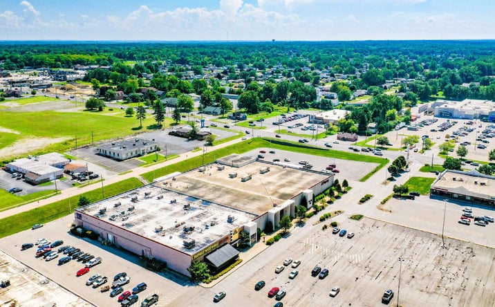 Pictures of Retail property located at 6000 Mahoning Ave, Austintown, OH 44515 for lease - image #1