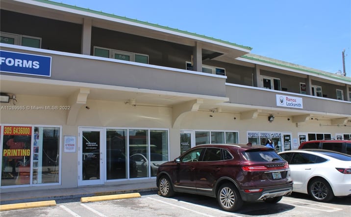 Pictures of Restaurant property located at 2303 NW 7th St, Miami, FL 33125 for lease - image #1