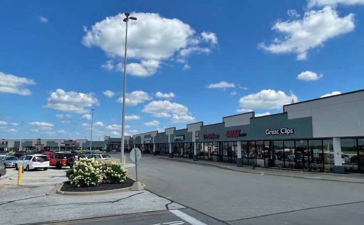 Pictures of Retail property located at 4394 Eastgate Square Dr, Cincinnati, OH 45245 for lease - image #1
