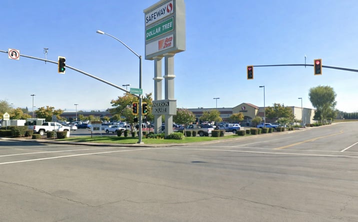 Pictures of Retail, Restaurant property located at 2613-2695 Balls Ferry Road, Anderson, CA, Anderson, CA 96007 for lease - image #1