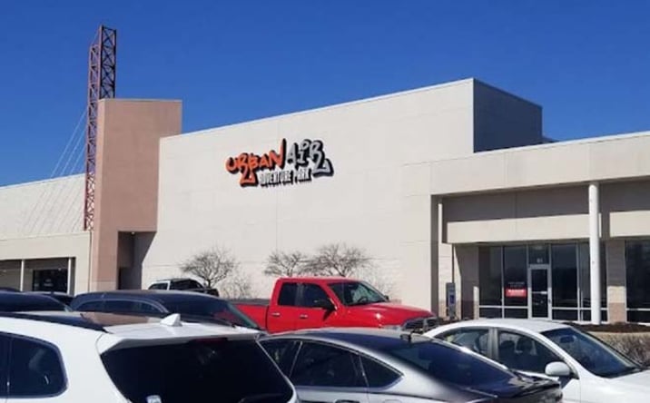 Pictures of Retail property located at 67 Ludwig Dr, Fairview Heights, IL 62208 for lease - image #1