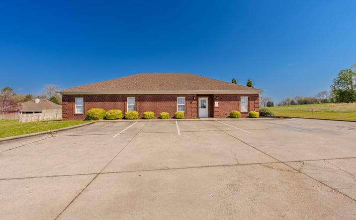 Pictures of Office property located at 112 Titan Dr, Florence, AL 35630 for lease - image #1
