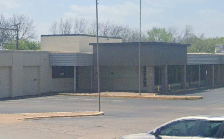 Pictures of Retail property located at 711 N Main St, Cleburne, TX 76033 for lease - image #1