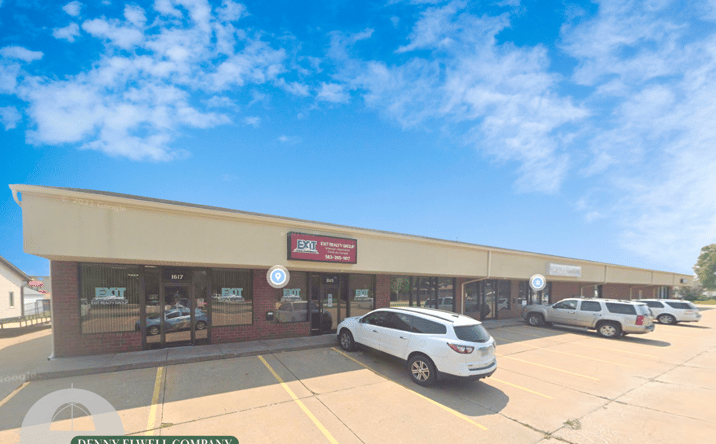 Pictures of Retail, Office property located at 431 Lake Park Blvd, Muscatine, IA 52761 for lease - image #1