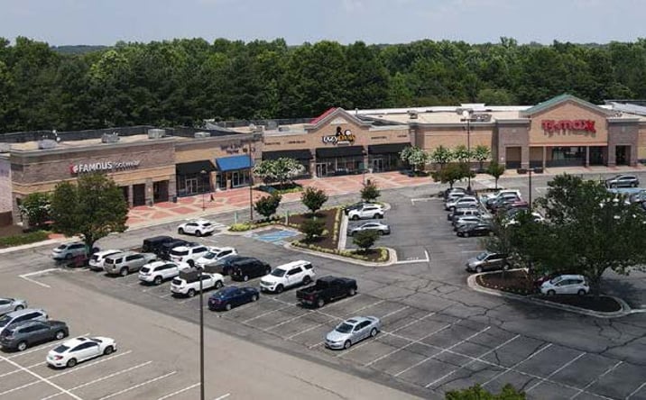 Pictures of Retail property located at 4801 Commonwealth Centre Pkwy, Midlothian, VA 23112 for lease - image #1
