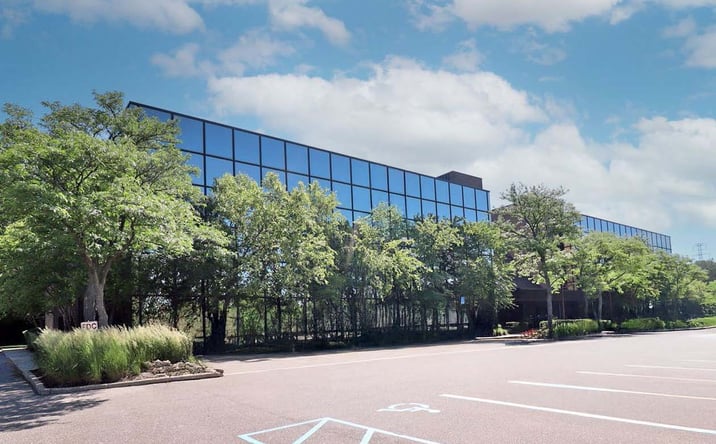 Pictures of Office property located at 300 E Long Lake Rd, Bloomfield Hills, MI 48304 for lease - image #1