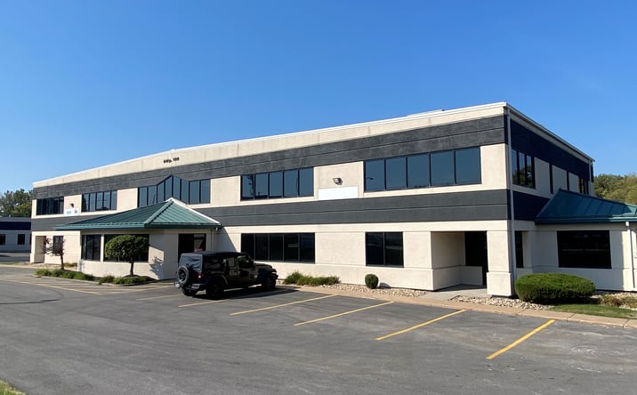 Pictures of Retail, Office property located at 5000 Tremont Ave, Davenport, IA 52807 for lease - image #1