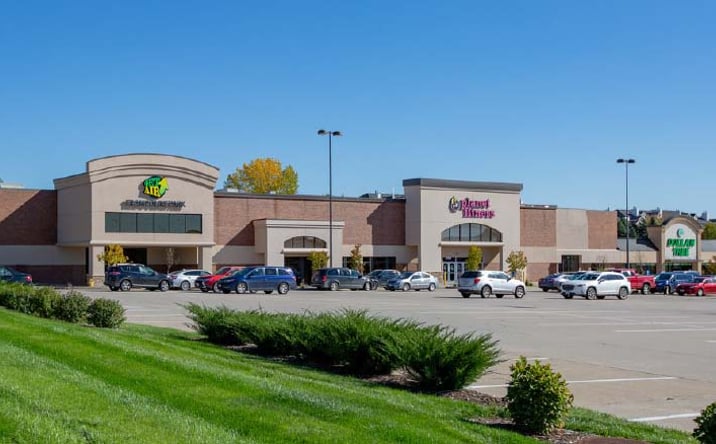 Pictures of Retail property located at 3701-3799 86th St, Urbandale, IA 50322 for lease - image #1