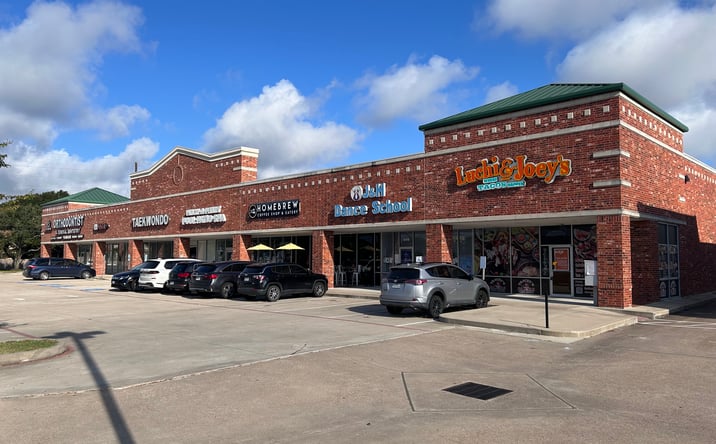 Pictures of Retail property located at 21040 Highland Knolls Dr, Katy, TX 77450 for lease - image #1