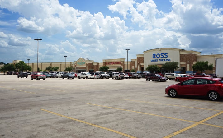 Pictures of Retail property located at 45 West Road, Houston, TX 77037 for lease - image #1