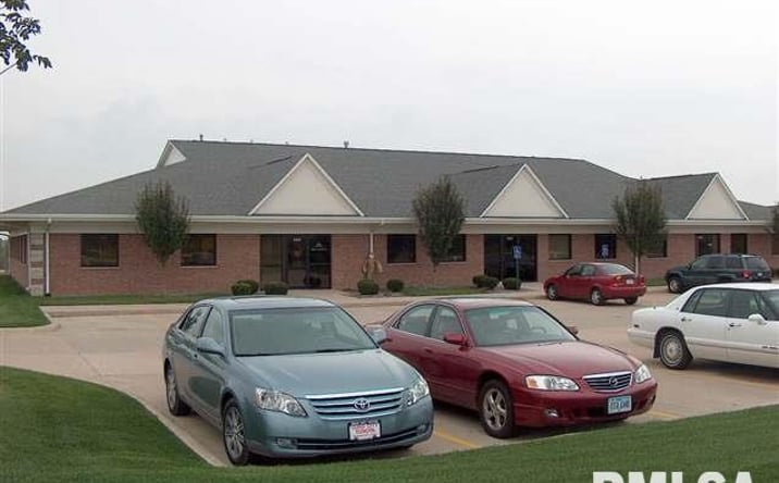 Pictures of Office property located at 5357 EASTERN Avenue, Davenport, IA 52807 for lease - image #1
