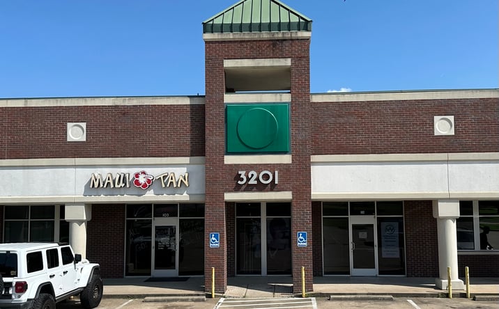 Pictures of Retail, Office, Restaurant property located at 3201 W 7th Ave, Corsicana, TX 75110 for lease - image #1