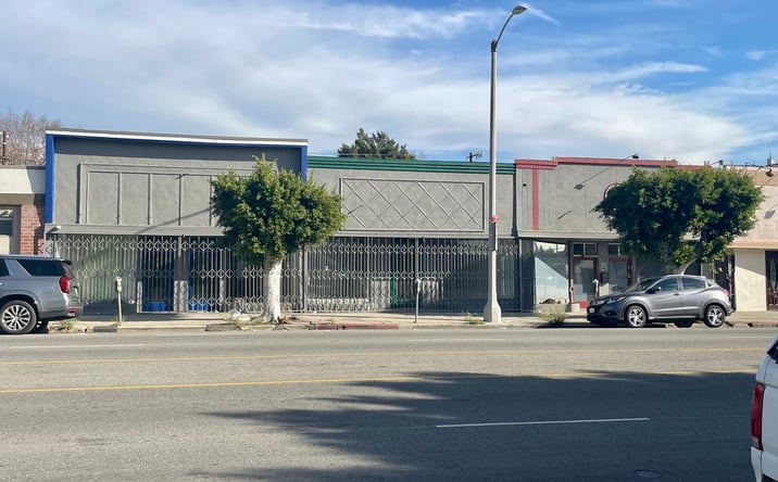 Pictures of Retail property located at 344 N La Brea Ave, Los Angeles, CA 90036 for lease - image #1