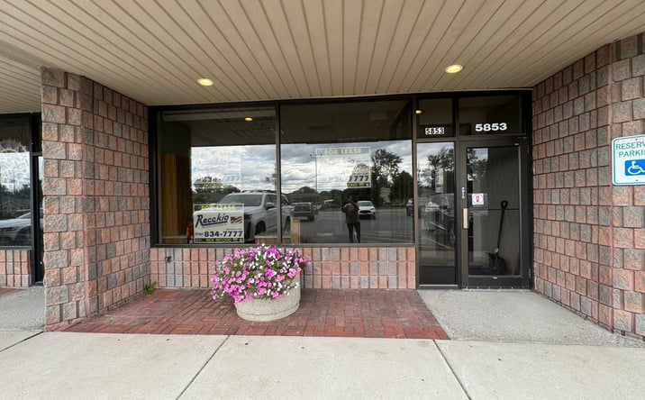 Pictures of Retail property located at 5853 Transit Rd, East Amherst, NY 14051 for lease - image #1