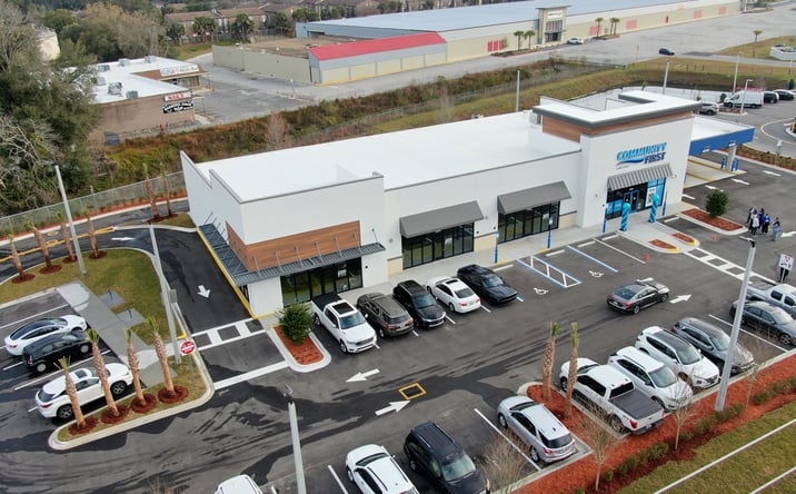 Pictures of Retail property located at 5617 Beach Blvd, Jacksonville, FL 32207 for lease - image #1