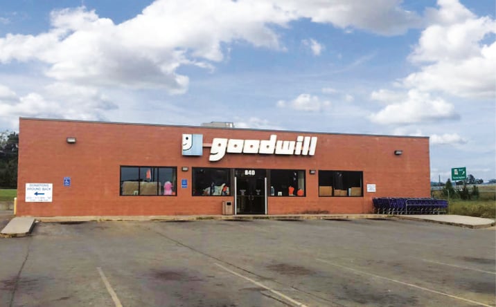Pictures of Retail property located at 840 Valley Creek Drive, Farmington, MO 63640 for lease - image #1