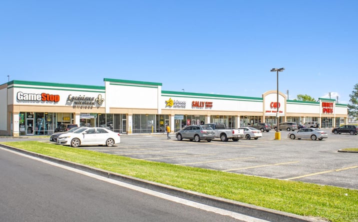 Pictures of Retail property located at 1002 Jefferson Terrace Blvd, New Iberia, LA 70560 for lease - image #1
