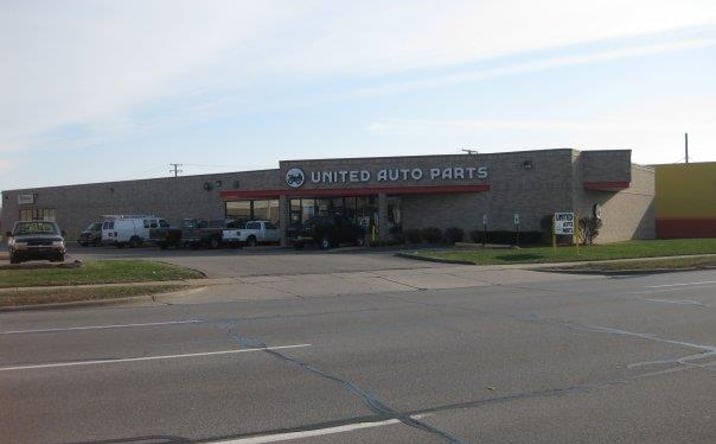Pictures of Retail property located at 30500 – 30520 Gratiot Ave, Roseville, MI 48066 for lease - image #1