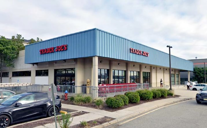 Pictures of Retail, Office property located at 725 River Rd, Edgewater, NJ 07020 for lease - image #1