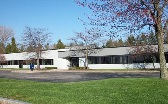 Pictures of Retail, Office property located at 1035 7th N St, Liverpool, NY 13088 for lease - image #1