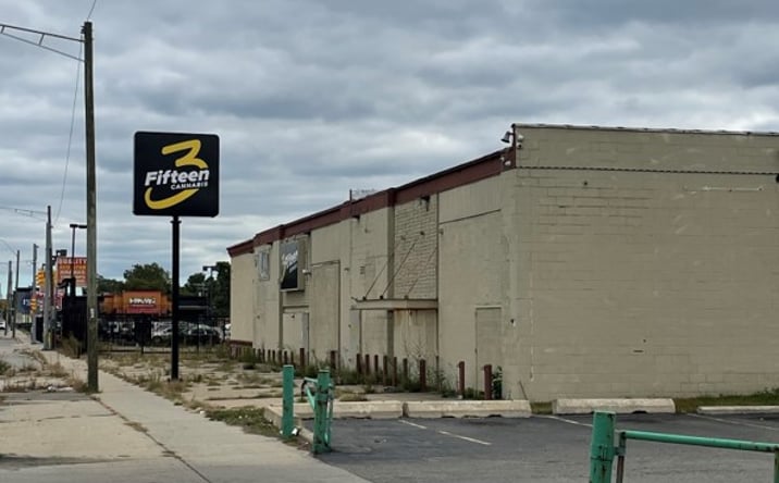 Pictures of Retail property located at 21221 Eight Mile W, Detroit, MI 48219 for lease - image #1