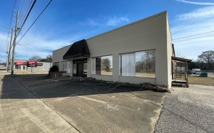 Pictures of Industrial property located at 903 Maxwell Blvd, Montgomery, AL 36104 for lease - image #1