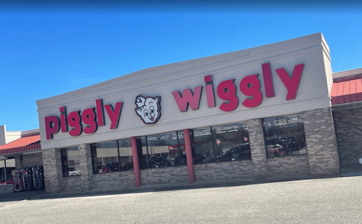 Pictures of Retail property located at 24716 US-31, Jemison, AL 35085 for lease - image #1