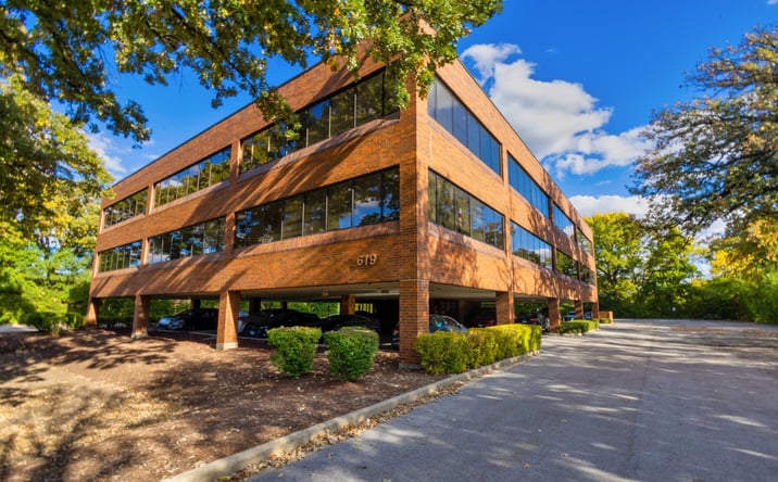 Pictures of Office property located at 619 Enterprise Dr, Oak Brook, IL 60523 for lease - image #1