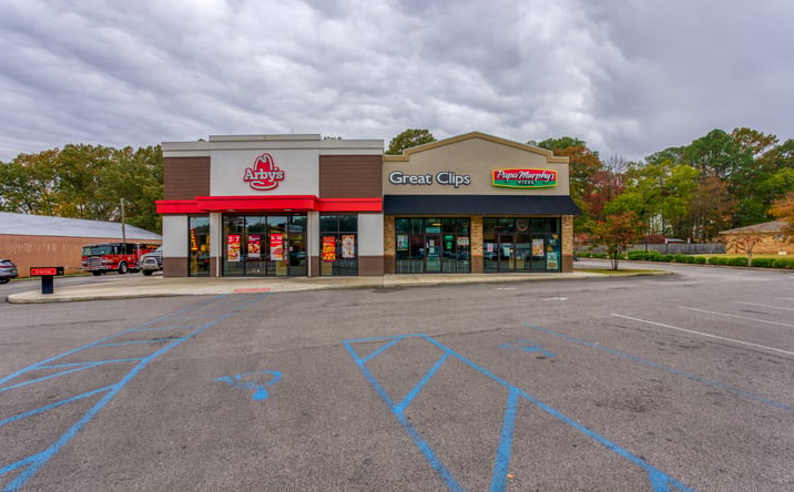 Pictures of Retail property located at 709 US-31, Hartselle, AL 35640 for lease - image #1