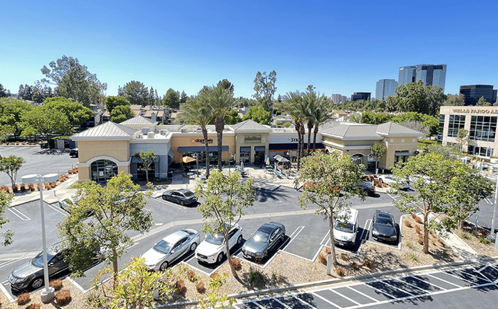 Pictures of Retail, Restaurant property located at 5780 Canoga Ave, Los Angeles, CA 91367 for lease - image #1