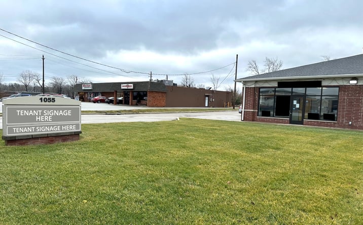 Pictures of Retail property located at 1055 W Royalton Rd, Broadview Heights, OH 44147 for lease - image #1