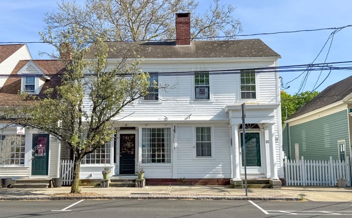 Pictures of Office property located at 23 Boston St, Guilford, CT 06437 for lease - image #1